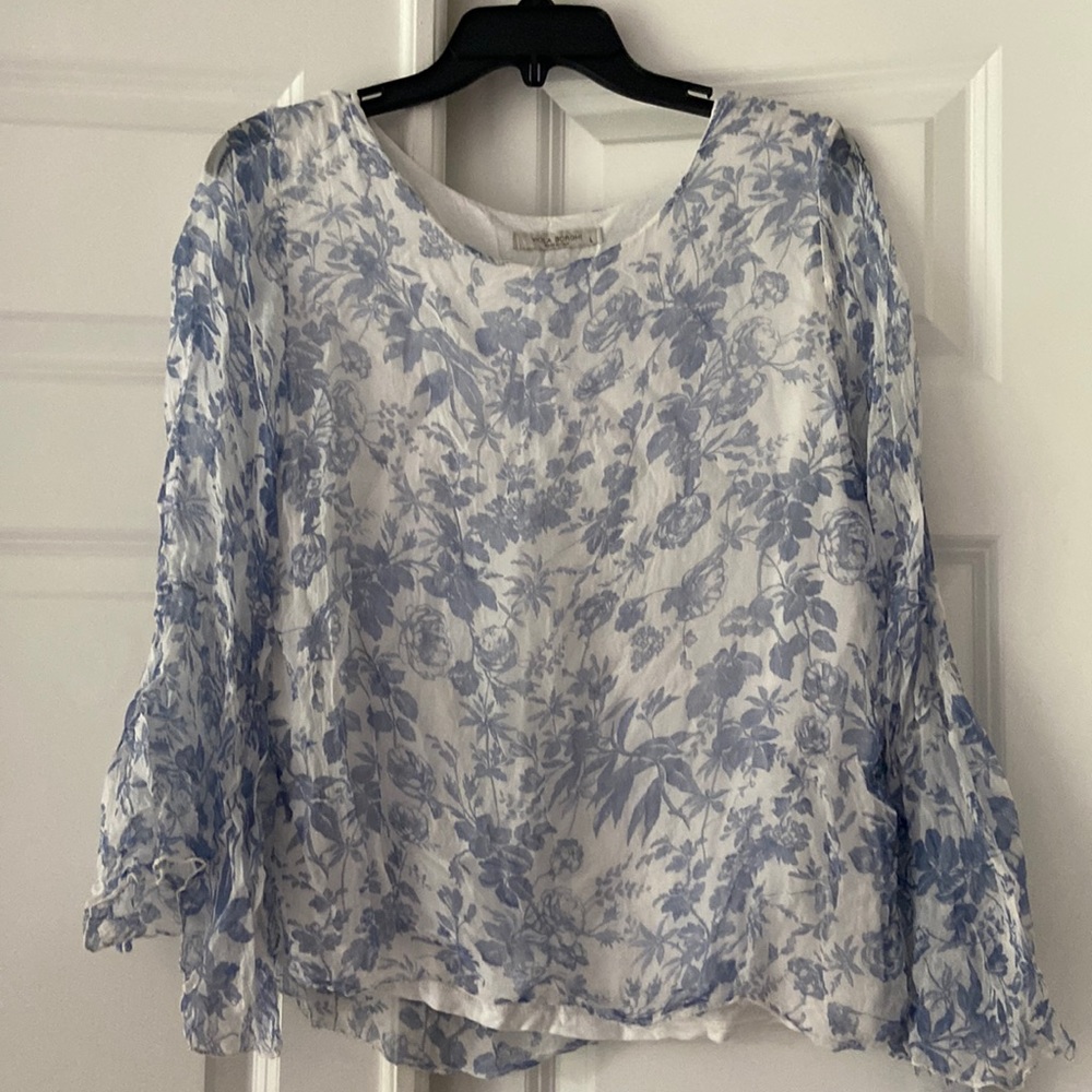Viola Borghi lightweight blouse, size large, white & blue